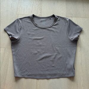 3/$30 Uniqlo Airism T shirt Crop - Taupe